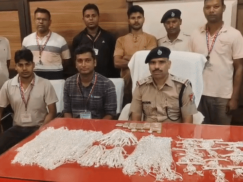 गया स्टेशन पर 14.835 किलो चांदी के जेवर जब्त:36.34 लाख रुपए आंकी गई कीमत, पश्चिम बंगाल का युवक डिटेन; जांच में जुटा इनकम टैक्स डिपार्टमेंट