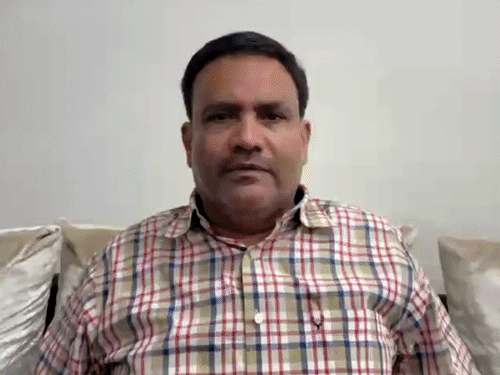 मुस्लिम युवाओं को गरबा में जाने लेनी होगी अनुमति:वक्फ बोर्ड बोला-तिलक लगाएं, मूर्ति पूजा करें; दूसरे समाज की महिलाओं के साथ गरबा न करें