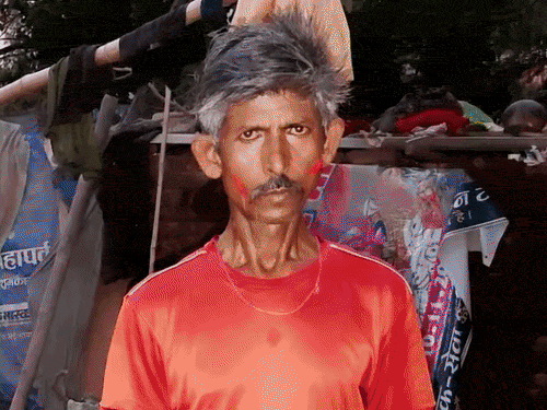 पटना नगर निगम की जेसीबी ने व्यक्ति को कुचला:मौके पर हुई मौत, परिजनों का रो-रोकर बुरा हाल; कार्रवाई की मांग