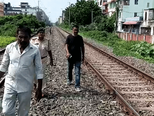 पटना- कुम्हरार रेलवे ट्रैक पर युवक-युवती का मिला शव:युवती की हुई पहचान, प्रेम-प्रसंग में सुसाइड की आशंका; कंकड़बाग थाने में मिसिंग का केस दर्ज मिला