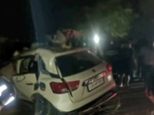 कार-ट्रैक्टर की टक्कर में पुलिसकर्मी समेत दो की मौत:खरोरा से रायपुर आते वक्त हुआ हादसा, एक की हालत गंभीर; ट्रैक्टर ड्राइवर फरार