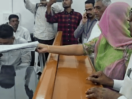 बाड़मेर में पहले चरण के नॉमिनेशन का आज आखिरी दिन:37 जिला परिषद सदस्यों के लिए 8 टेबलें बनाई गई, पुलिस जाब्ता तैनात
