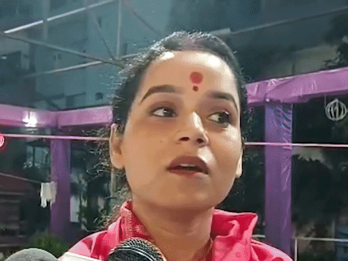 ‘तेजप्रताप को नोटिस नहीं करती, मेरा ध्यान बेटी पर’: अनुष्का:कहा- उनके दीर्घायु होने की कामना करती हूं: तेजू भैया बोले- मैं न कभी झुकूँगा, न रुकूँगा