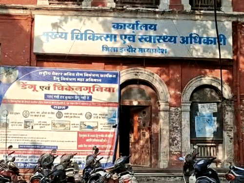 इंदौर में 175 डॉक्टर-नर्सों एवं कर्मचारियों के अटैचमेंट समाप्त:मूल पदस्थापना पर तुरंत लौटने के आदेश, जॉइनिंग के बाद ही मिलेगा अक्टूबर का वेतन