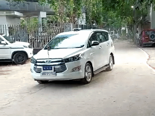 पटना में कानून-व्यवस्था को लेकर प्रभारी DGP की समीक्षा बैठक:SSP कार्यालय में IG समेत कई अधिकारी मौजूद; अपराध नियंत्रण और पुलिस की तैयारियों पर की चर्चा