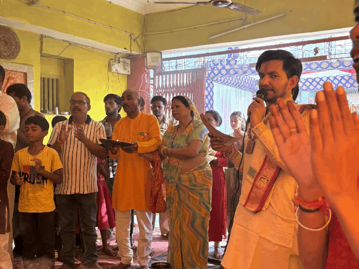 महाअष्टमी पर देवी मंदिरों में हवन-पूजन संपन्न, कन्या भोज हुआ:बलौदाबाजार के शीतला माता मंदिर में भक्तों ने जलाई 200 ज्योत, आज होगा ज्वारा विसर्जन