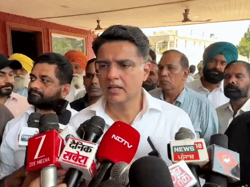 गुरदासपुर पहुंचे सचिन पायलट ने राज्य-केंद्र सरकार को घेरा:गैंगस्टरों के खौफ, नशे और अमित शाह के दौरे पर उठाए तीखे सवाल, बोले-जेलों से चल रहा एक्सटॉर्शन रैकेट, गवाहों को मिल रही धमकियां
