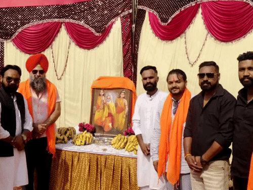 जालंधर में प्रकट दिवस पर लंगर का आयोजन:सभा द्वारा सम्मानित होने पर युवा नेता आयुष अग्रवाल ने जताया आभार