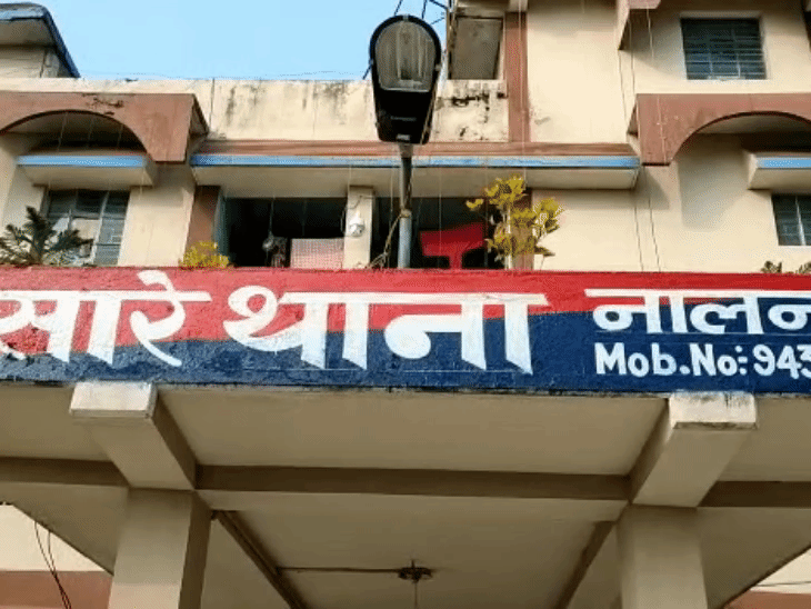 नालंदा- बिहारशरीफ-बरबीघा मार्ग पर गोल्ड कारोबारी को मारी गोली:50 ग्राम सोने की लूट, PMCH रेफर; बेनार बाजार से दुकान बंद कर बाइक से घर लौट रहे थे