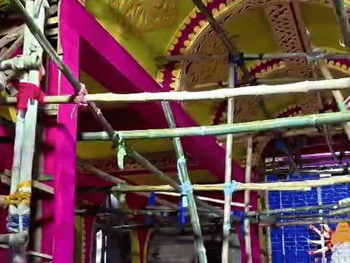 पाकुड़ में 102 सालों से हो रही दुर्गा पूजा:लखी पूजा के बाद होता है विसर्जन, देवघर में प्रेम मंदिर थीम पर तैयार हो रहा पंडाल