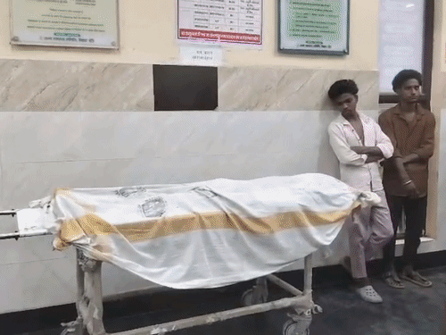 नालंदा- सड़क हादसे में बाइक सवार युवक की मौत:दो साथी गंभीर रूप से घायल, नूरसराय से लौटने के दौरान जमुनापुर के समीप अज्ञात वाहन ने मारी टक्कर