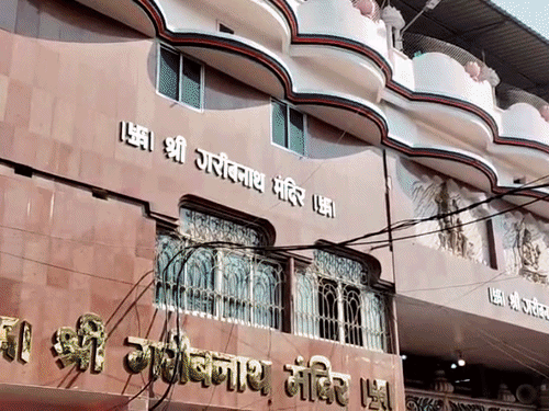 शरद पूर्णिमा आज, हर-हर महादेव से गूंजा बाबा गरीबनाथ धाम:रात में चंद्रमा की रोशनी में खीर रखने और मां लक्ष्मी की पूजा की परंपरा