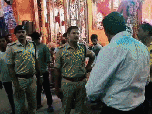 मुजफ्फरपुर में DM-SSP ने पूजा पंडालों का निरीक्षण किया:व्यवस्थाएं देखीं, मजिस्ट्रेट और पुलिस को दिए सुरक्षा के निर्देश; सतर्क रहने की भी अपील की