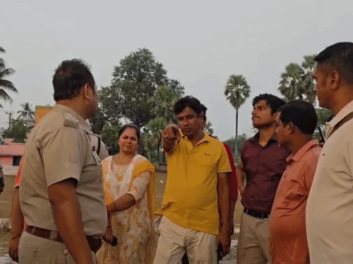 पूर्णिया- रावण दहन, मूर्ति विसर्जन को लेकर प्रशासन मुस्तैद:एसडीएम, एसडीपीओ ने सुरक्षा इंतजामों का जायजा लिया; दो स्तरीय बैरिकेडिंग की व्यवस्था