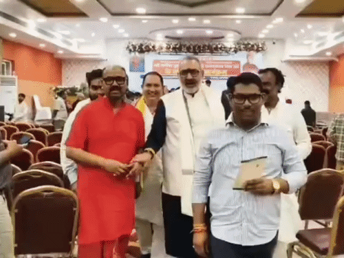 ‘सत्ता परिवर्तन खून-खराबे से नहीं, लोकतांत्रिक तरीके से होगा’:बेगूसराय में बोले केंद्रीय मंत्री गिरिराज सिंह, कहा- विपक्षी दल विदेशी चंदे के सहारे अराजकता फैला रहे