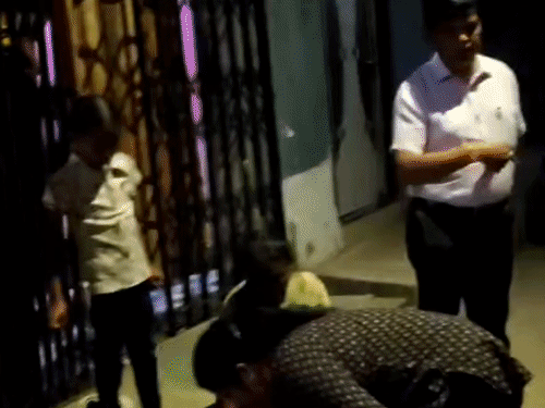 इंदाैर के वार्ड 75 में गंदे पानी के लिए सैंपल:आज आ सकती है रिपोर्ट, टैंकरों से पानी की सप्लाई