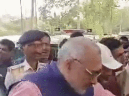 ‘खड़गे गांधी परिवार के दास, राहुल सत्याग्रही नहीं सत्यानाशी हैं’:बेगूसराय में गिरिराज सिंह ने कांग्रेस को बताया मुस्लिम लीग, बोले- अस्मित मच्छार पर देश को गर्व