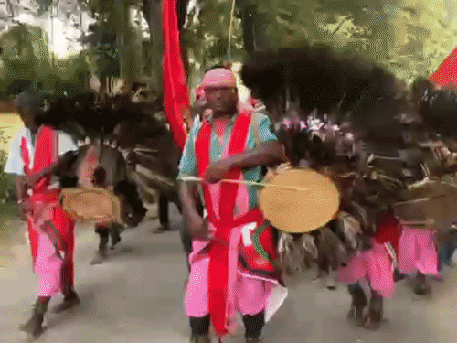 समस्तीपुर मंदिर में मां दुर्गा को ढोल-नगाड़ों के साथ निमंत्रण:ष्टिबाधित व्यक्ति से जुड़ी है मान्यता, मां दुर्गा के आशीर्वाद से लौटी थी आंखों की रोशनी