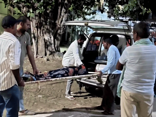 बिहारशरीफ-राजगीर फोरलेन पर रफ्तार का कहर:तेज रफ्तार बाइक की चपेट में आने से बुजुर्ग महिला की मौत; रोड क्रॉस करने के दौरान हुआ हादसा
