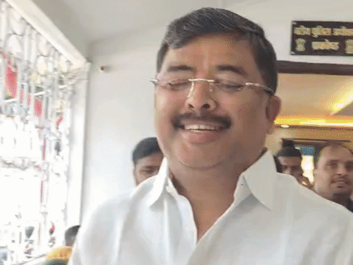 पूर्णिया- पूर्व सांसद ने SHO की एसएसपी से की शिकायत:पुलिस गाड़ी से पास मांगने पर नोकझोंक हुई थी, एसडीपीओ को करना पड़ा था हस्तक्षेप