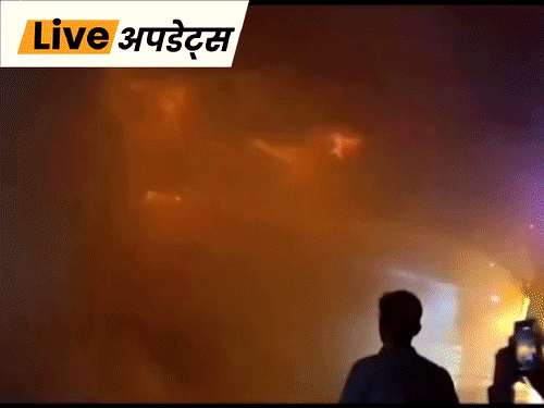 भास्कर अपडेट्स:महाराष्ट्र के लातूर में इलेक्ट्रिकल दुकान भीषण आग, फायर ब्रिगेड की टीम पहुंची
