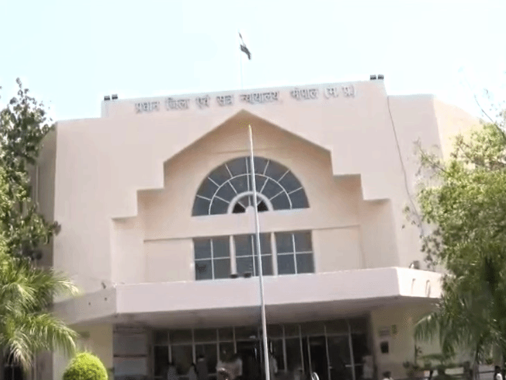 स्लॉटर हाउस गोकशी मामले में पूरक चालान, 4 नए आरोपी:डॉक्टर ने बिना जांच मीट को सुरक्षित बताया, क्वालिटी हेड ने छिपाने में मदद की