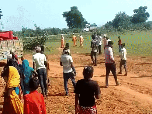 आदिवासी बोले-जान दे देंगे, लेकिन परमाणु प्लांट नहीं लगने देंगे:रीवा में 28 हजार करोड़ के प्रस्तावित संयंत्र का विरोध; ग्रामीण बोले-100 गांव होंगे प्रभावित