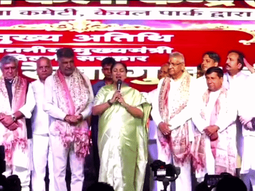 दिल्ली सीएम रेखा गुप्ता ने रावण को राम कहा:रामलीला में बोलीं- हर राम को मारना होगा; AAP ने कहा- यह भगवान का अपमान