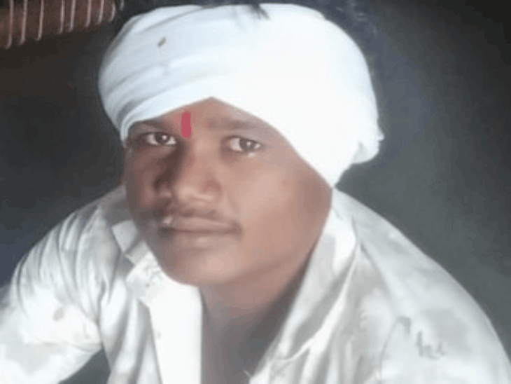 बैतूल में युवक की गला रेतकर हत्या:दोस्त के घर गया था, खाना खाकर वहीं सोया; एक दिन पहले गांव में व्यक्ति हुआ था विवाद, 2 हिरासत में