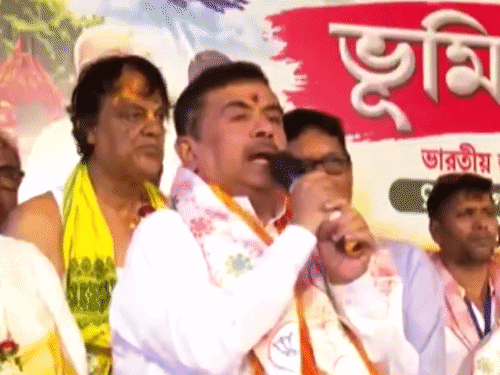 बंगाल CM बोले- कॉकरोचों को पनपने न दें:‘दिमागी नक्सल’ और ‘टुकड़े-टुकड़े गैंग’ से दूर रहें; लोगों से अपील- पीएम का साथ दें
