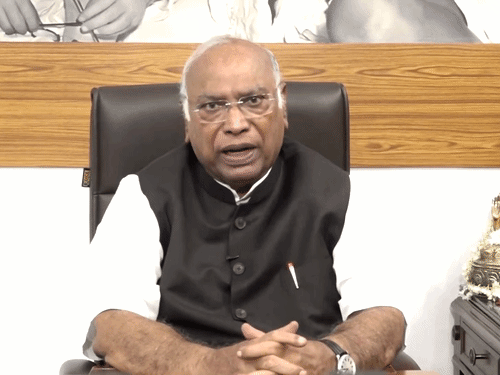 खड़गे बोले- एक नवंबर को दिल्ली में रैली होगी:सब एकजुट हों; व्यापारियों ने टालने को कहा था, ₹10 हजार करोड़ नुकसान का अनुमान