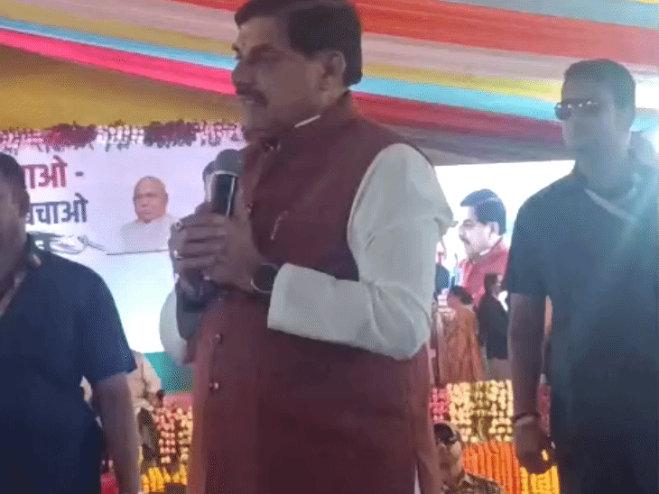 छात्रों से संवाद के दौरान सीएम मोहन ने किया सवाल:CM ने छात्रों से पूछा- पाकिस्तान भारत में बम फोड़ने आ सकता है? जवाब मिला- नहीं