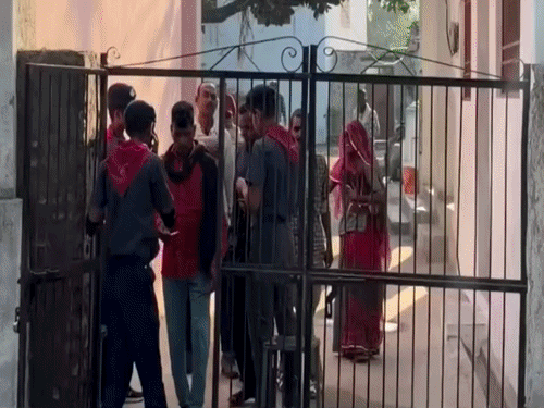 उदयपुर की 6 पंचायत समितियों में दूसरे चरण की वोटिंग:आदिवासी क्षेत्र कोटड़ा में सबसे ज्यादा 76.87% मतदान, शहर से सटे बड़गांव में उछाल