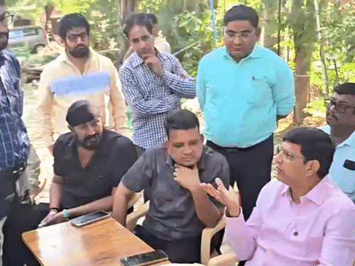 टेंडर के बाद भी अटका वर्क ऑर्डर…महापौर ने लगाई फटकार:बोले- कागजी खेल से सरकार की छवि खराब हो रही; सुदामा नगर की बाउंड्रीवॉल सहित लंबित कामों की जांच होगी