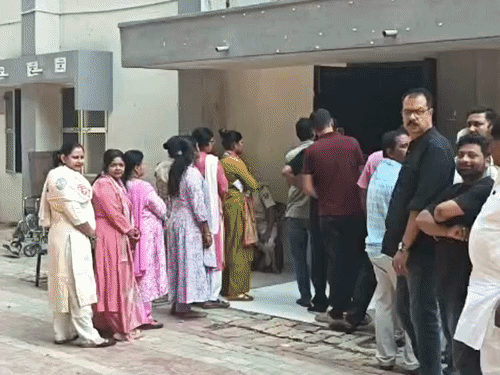 बेगूसराय- विधान परिषद चुनाव के लिए वोटिंग जारी:49 मतदान केंद्र पर कड़ी सुरक्षा व्यवस्था, वोटरों में उत्साह; कहा- सबसे बड़ा रोजगार और शिक्षा का मुद्दा है