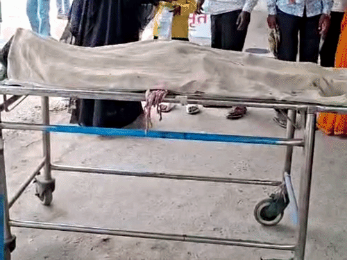 खेत जुताई के दौरान ट्रैक्टर से गिरा छात्रा:रोटावेटर की चपेट में आया, इलाज के दौरान मायागंज तोड़ा दम