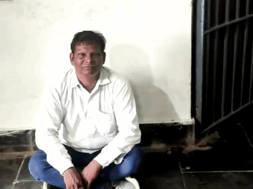 प्रोफेसर ने छात्रा को टेलीग्राम पर अश्लील वीडियो भेजा, अरेस्ट:कम नंबर देने की धमकी, महासमुंद में प्रिंसिपल ने 9वीं की स्टूडेंट से किया छेड़छाड़, सस्पेंड