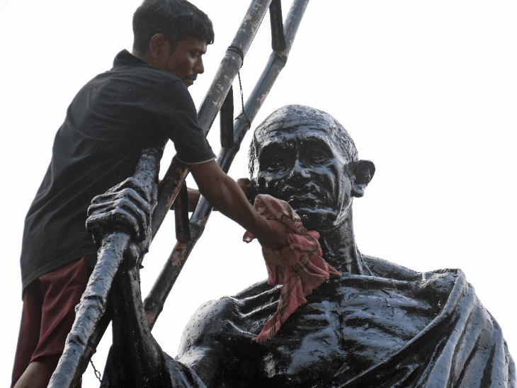 महात्मा गांधी की 157वीं जयंती आज:पीएम मोदी श्रद्धांजलि देने राजघाट जाएंगे; पिछली बार राहुल नहीं पहुंचे थे