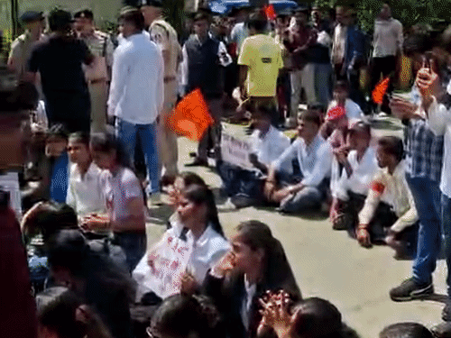 पटना में आज ABVP का प्रदर्शन:लोकतंत्र बचाओ नारे के साथ निकालेगी मार्च, DU छात्र संघ अध्यक्ष होंगे शामिल