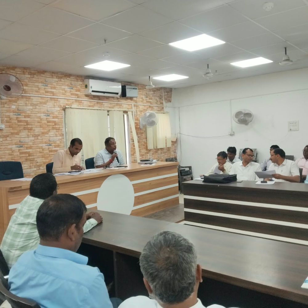 शेखपुरा में वोटर लिस्ट अपडेट करने की तैयारी तेज:BLOs को घर-घर सत्यापन का निर्देश, दोहरी एंट्री वाले वोटरों की जांच होगी