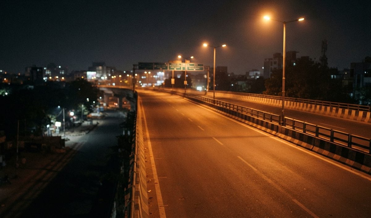 Delhi के जखीरा फ्लाईओवर पर कर्मचारी के सीने में चाकू घोंपकर 30 लाख रुपये की Robbery