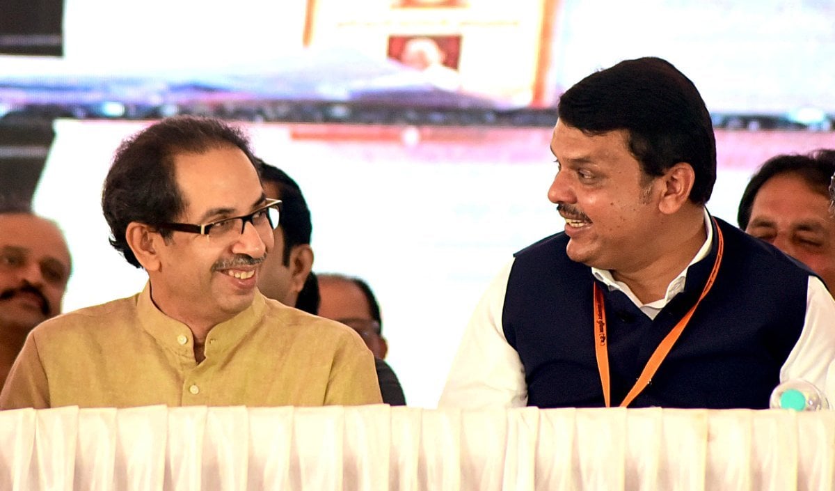 ‘2019 के बाद उद्धव जी ने मुझे कभी आमंत्रित नहीं किया’, Maharashtra के एक कार्यक्रम में Devendra Fadnavis और Uddhav Thackeray के बीच दिखी हल्की-फुल्की नोकझोंक