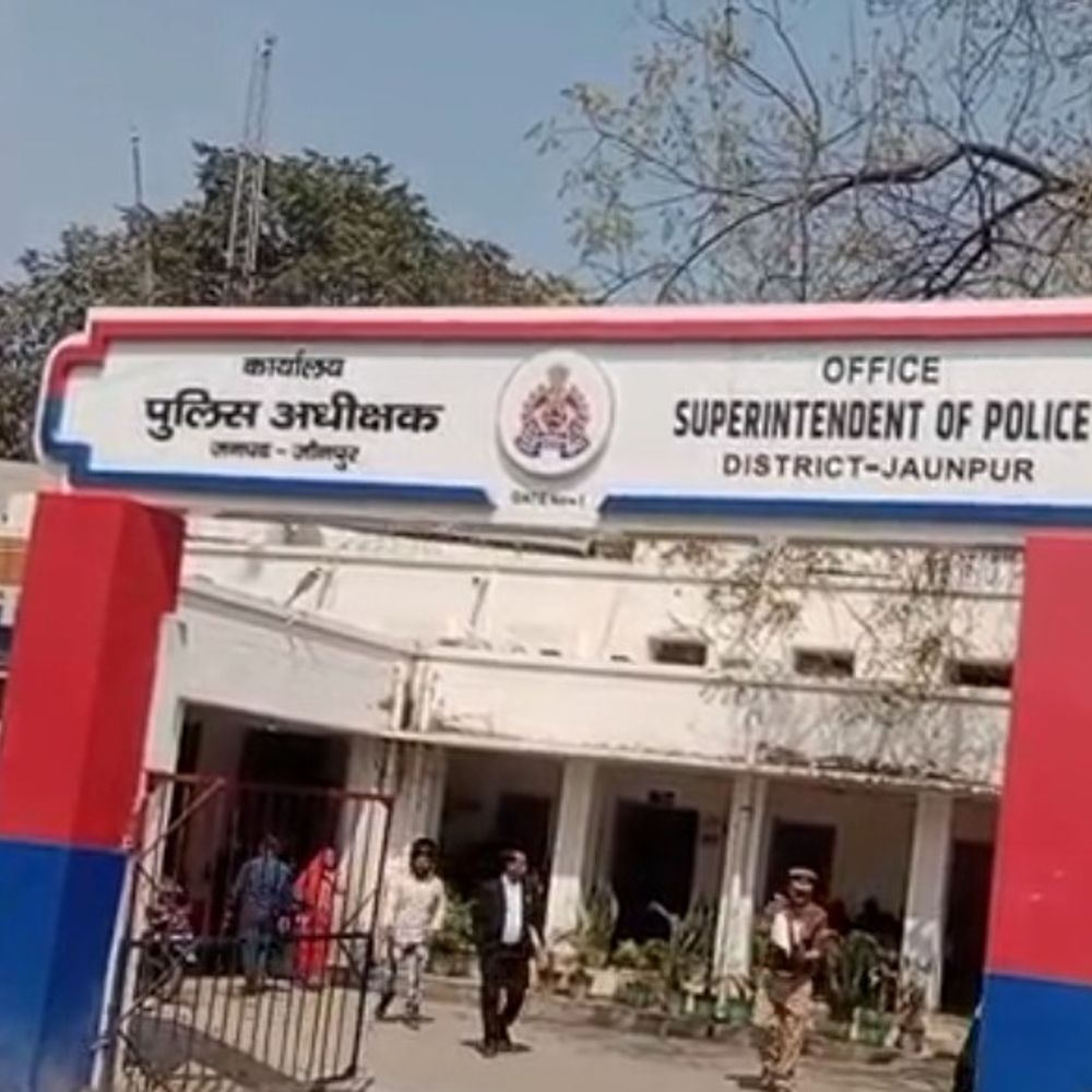 जौनपुर में सूदखोरी का आरोप, केस दर्ज:कपड़ा व्यवसायी की शिकायत पर हुई FIR, कर्ज की रकम लौटाने पर मांगा ब्याज