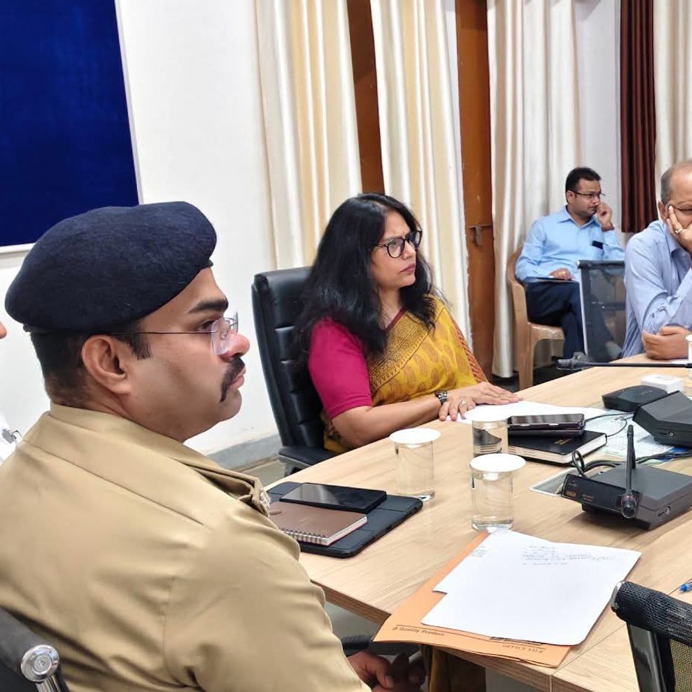सीएम हेल्पलाइन की शिकायतों पर कलेक्टर ने लगाई फटकार:नल-जल योजना के बिजली कनेक्शन न काटने के निर्देश, पंचायतें जमा करेंगी बिल