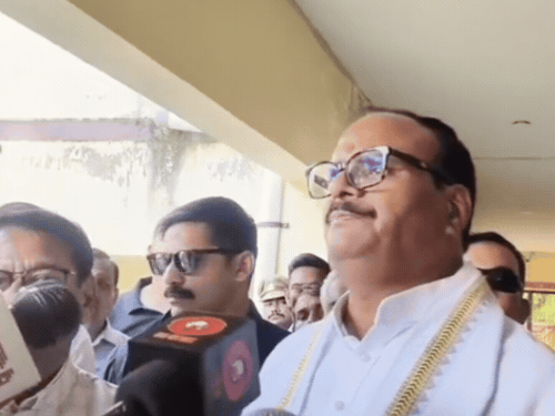 ‘राहुल गांधी और सपा कानून-संविधान विरोधी कृत्य करते हैं’:आगरा में उपमुख्यमंत्री ब्रजेश पाठक का विपक्ष पर हमला
