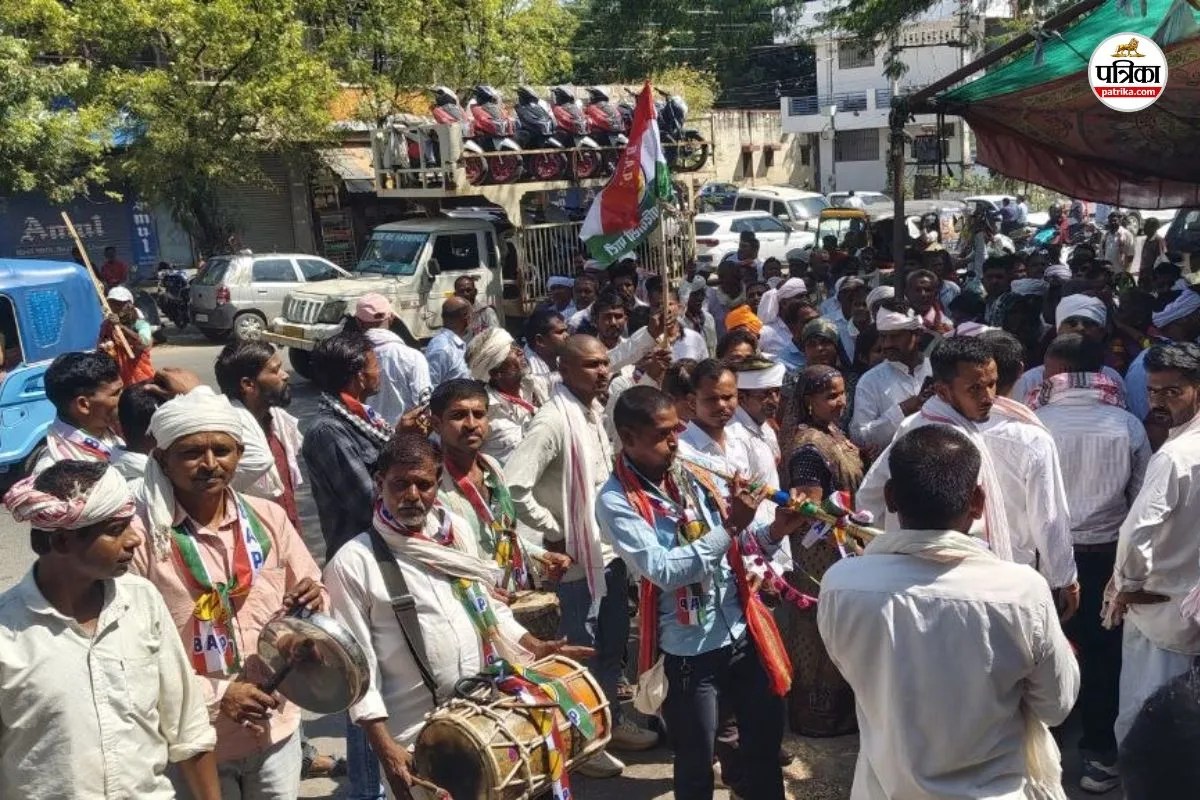 Rajasthan Panchayat Elections : डूंगरपुर में 3 पूर्व विधायकों ने भी पर्चा भरा, कांग्रेस-भाजपा के अधिकृत प्रत्याशी घोषित, जानें नाम