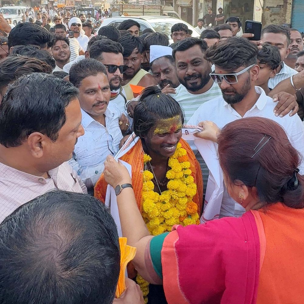 12 ज्योतिर्लिंगों के दर्शन करने दौड़ रहे मोनू:बिहार से बुरहानपुर पहुंचे, विधायक ने स्वागत किया, ओंकारेश्वर के लिए रवाना