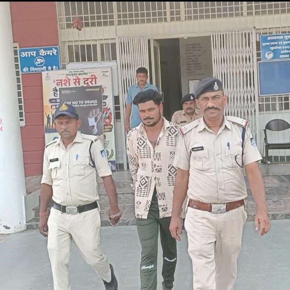 नाबालिग से दुष्कर्म का आरोपी 11 माह बाद गिरफ्तार:खरगोन पुलिस ने कड़वापानी में दबिश देकर पकड़ा, एसपी ने रखा था इनाम