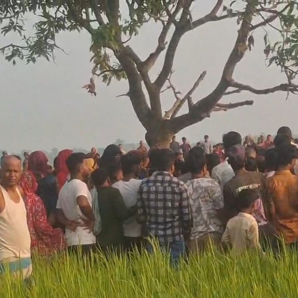 सुपौल में पेड़ से लटका मिला युवक का शव:गले पर जख्म के निशान, दो दिन पहले पड़ोसी से हुई थी मारपीट
