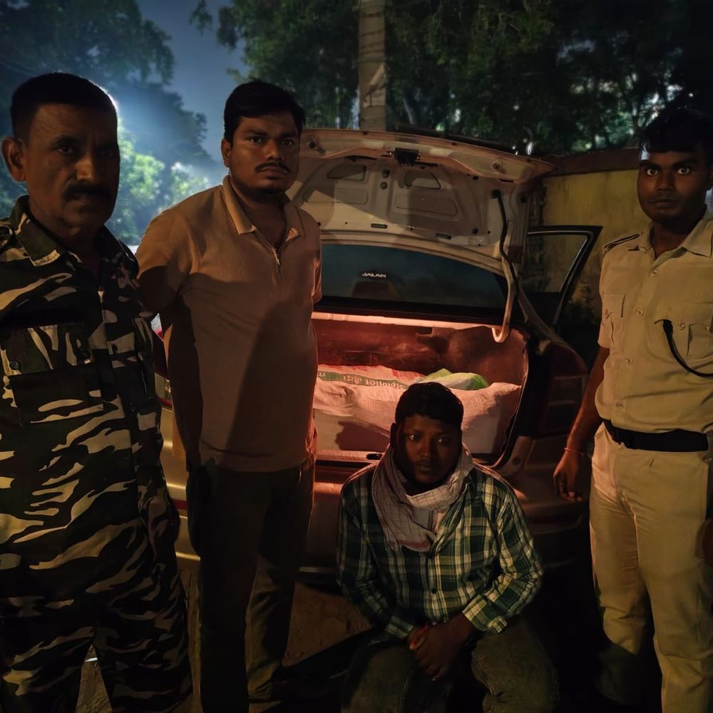 मधुबनी में 675 लीटर नेपाली, देसी शराब बरामद:पुलिस ने दो कार जब्त की, उत्पाद विभाग ने कार्रवाई की